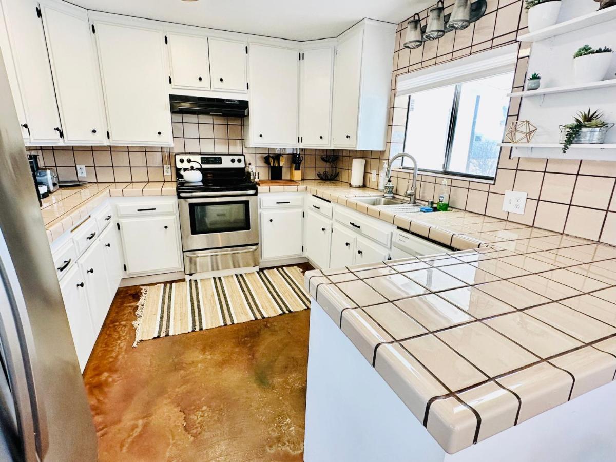 Ravens Nest Ranch, Fire Pit , Views, Near Jt Park! Villa Joshua Tree Exterior foto