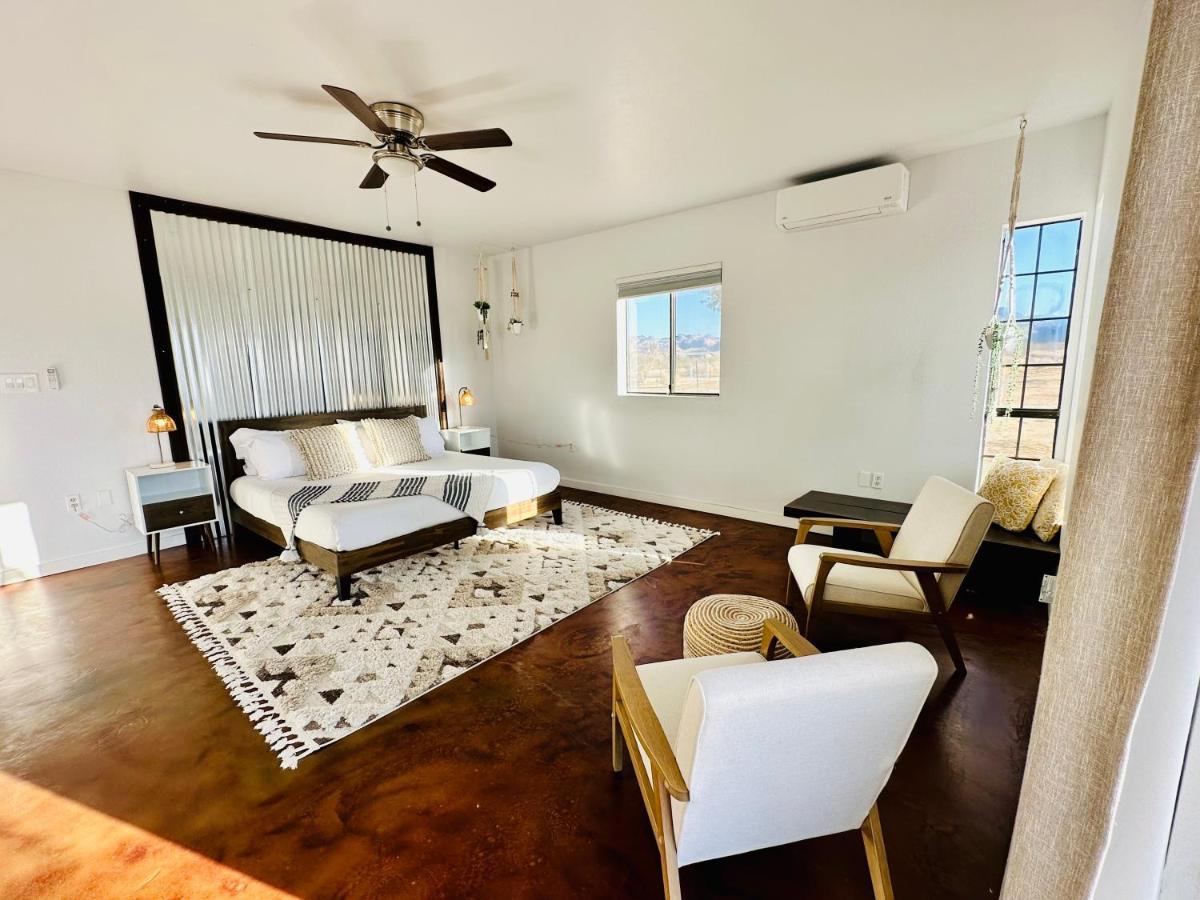 Ravens Nest Ranch, Fire Pit , Views, Near Jt Park! Villa Joshua Tree Exterior foto